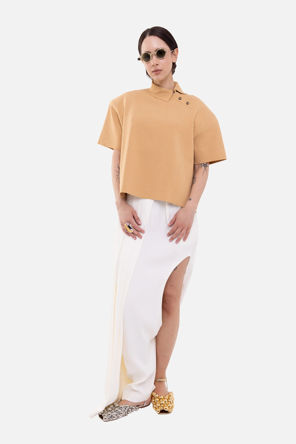 A.W.A.K.E. MODE women's knitted rugby top in camel, on-model full-length, off-centre collar and short sleeves