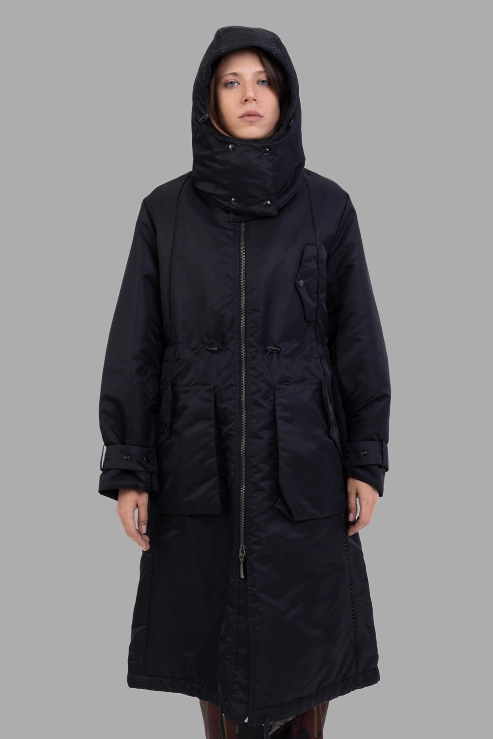 Masnada women parka in black, back view, fishtail hem and shaped hood