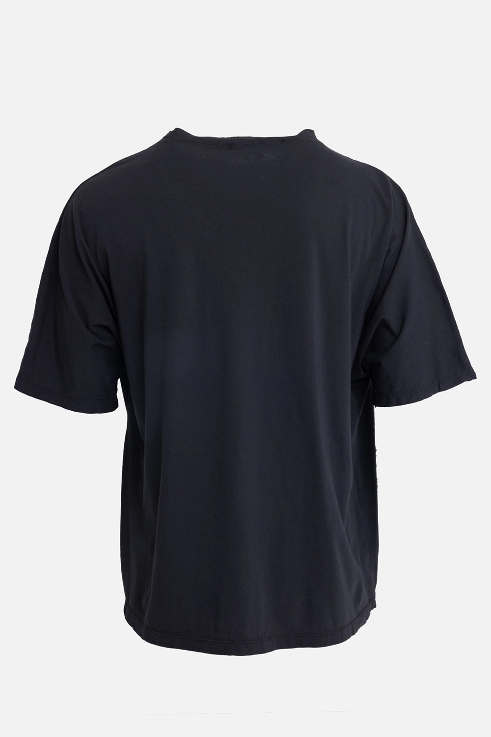 Vuscichè men's patched T-shirt in black, back view, plain oversized body and dropped short sleeves