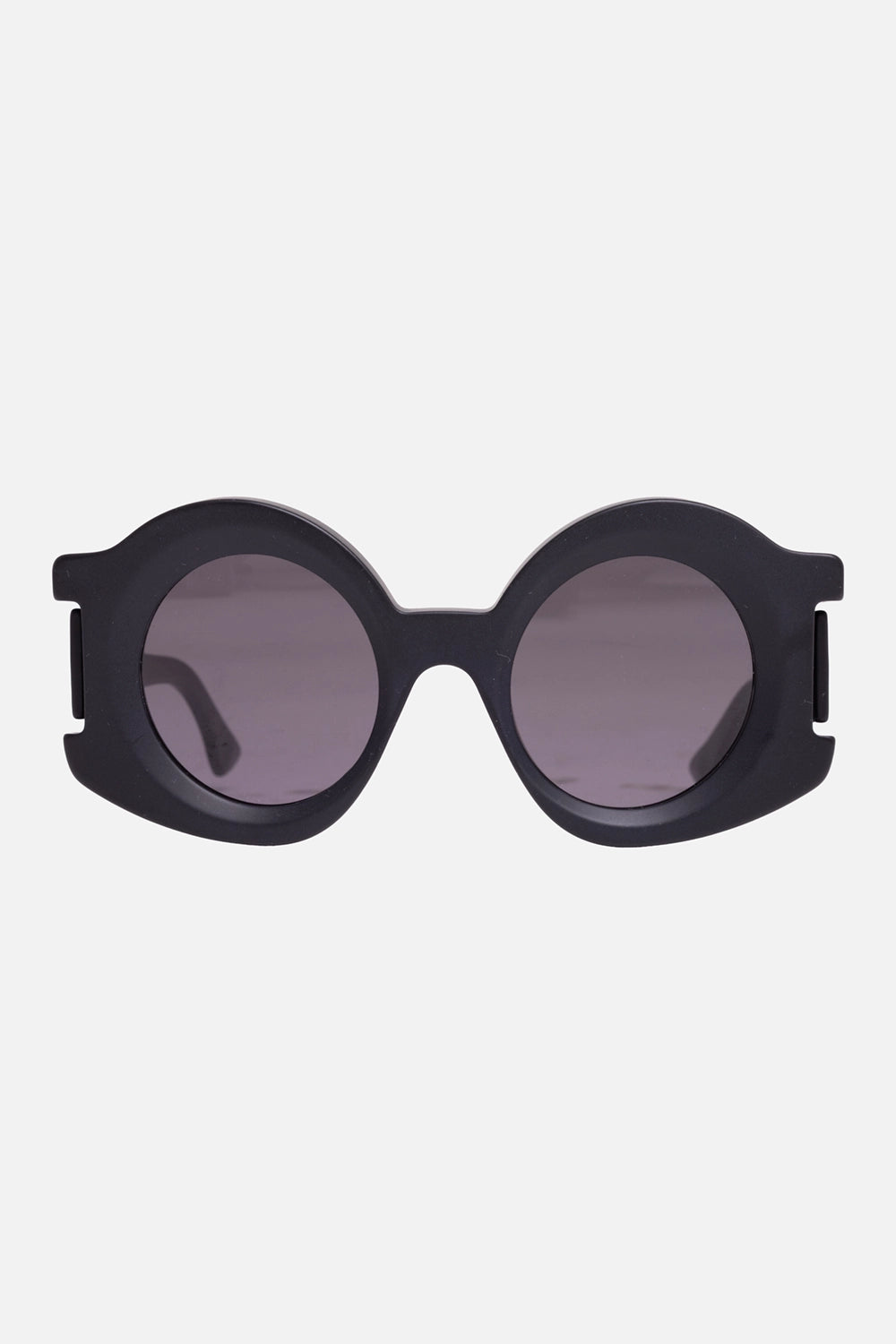 Kuboraum unisex round sunglasses in black matt, front view, thick acetate rims and grey lenses