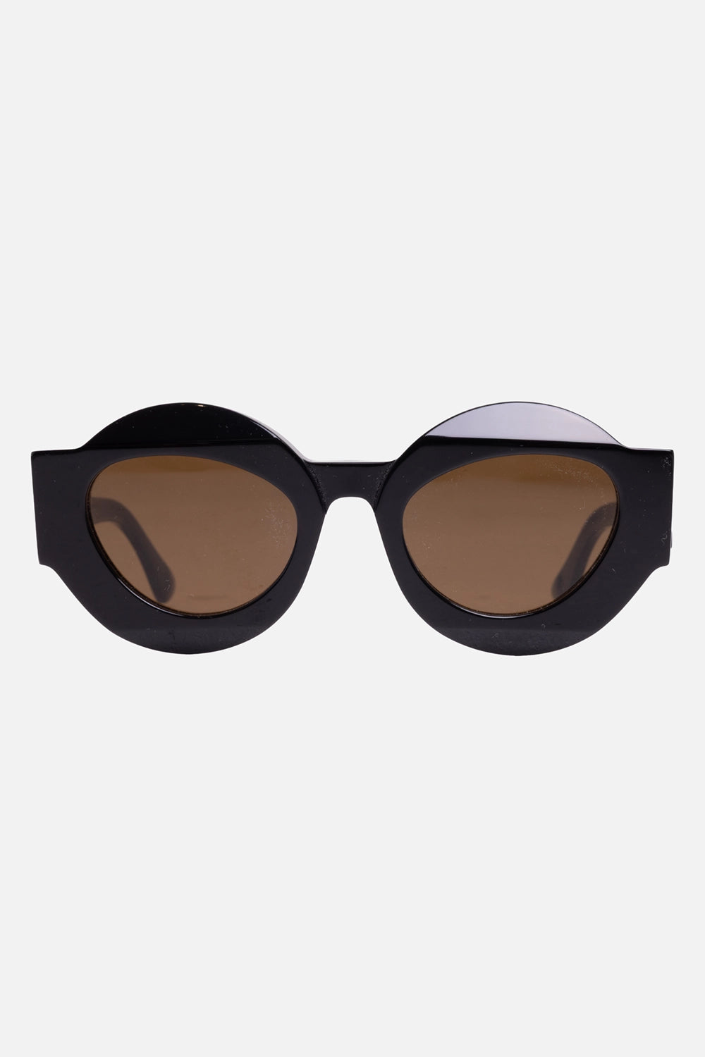 Kuboraum unisex round sunglasses in black shine, front view, thick sculptural rims and brown lenses