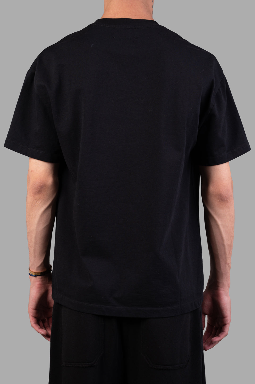 Zadig & Voltaire Rock'n'roll T-shirt featuring a black oversized fit, shown from the back on a model. Made of 100% organic.