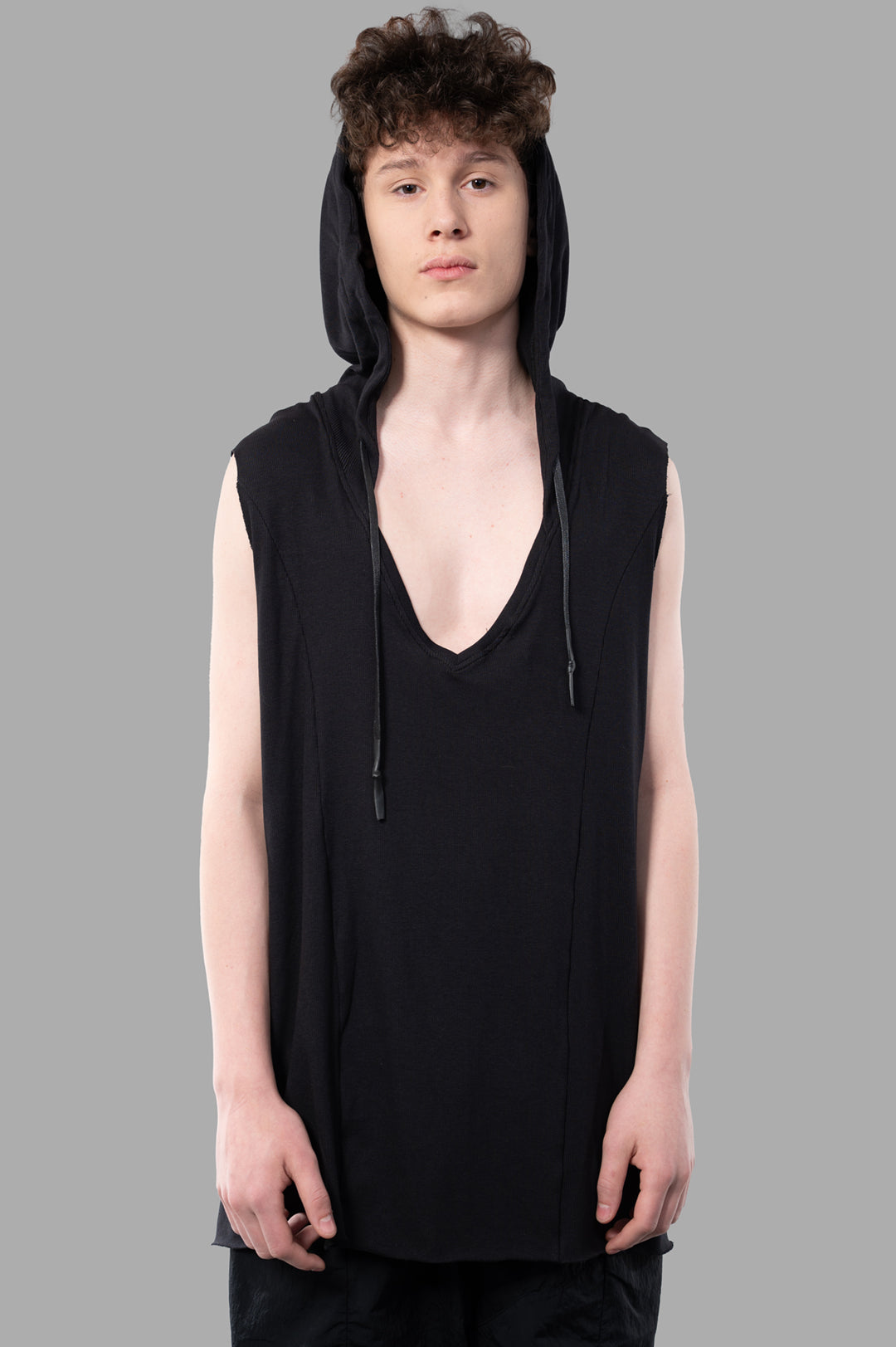 Justin Gall Light Rib Hooded Cutoff features a soft black bamboo-blended cotton, showcasing a deep V-neck and raw cut.