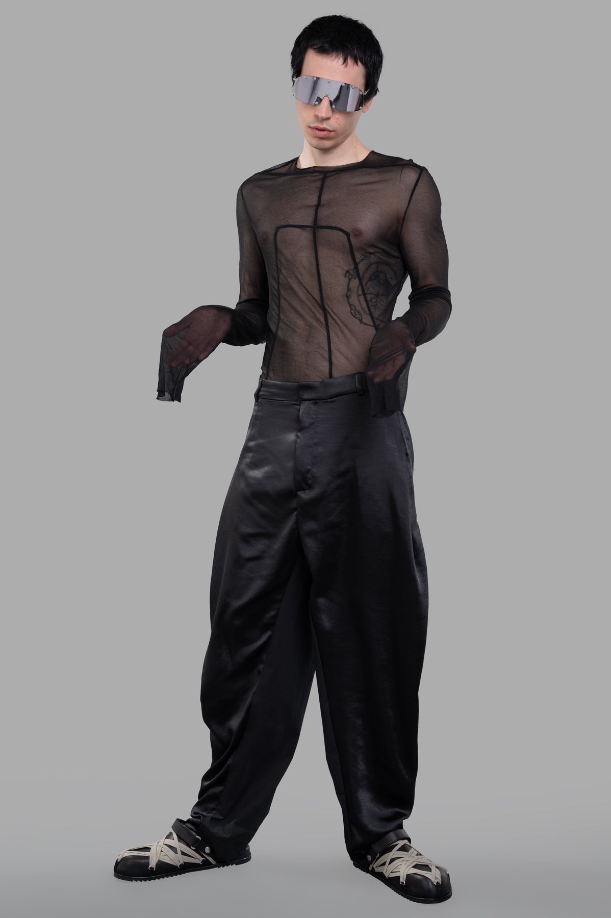 Giovanni Cavagna Relaxed-fit Pants, front view, silk-cotton blend, black, on-model showcasing texture and design elegance.