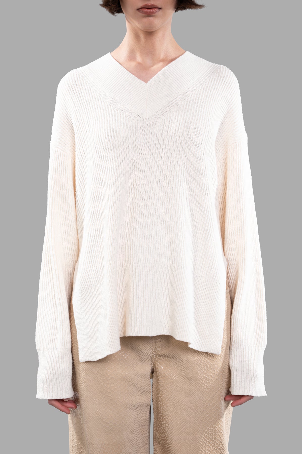 Joseph Linen Blend Jumper in ecru, relaxed fit knit V-neck with soft texture, showcasing intricate cardigan stitch detail.
