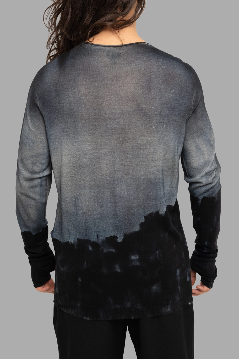 MD75 men’s sweater in Blu Black, back view, tonal gradient dye with ribbed hem