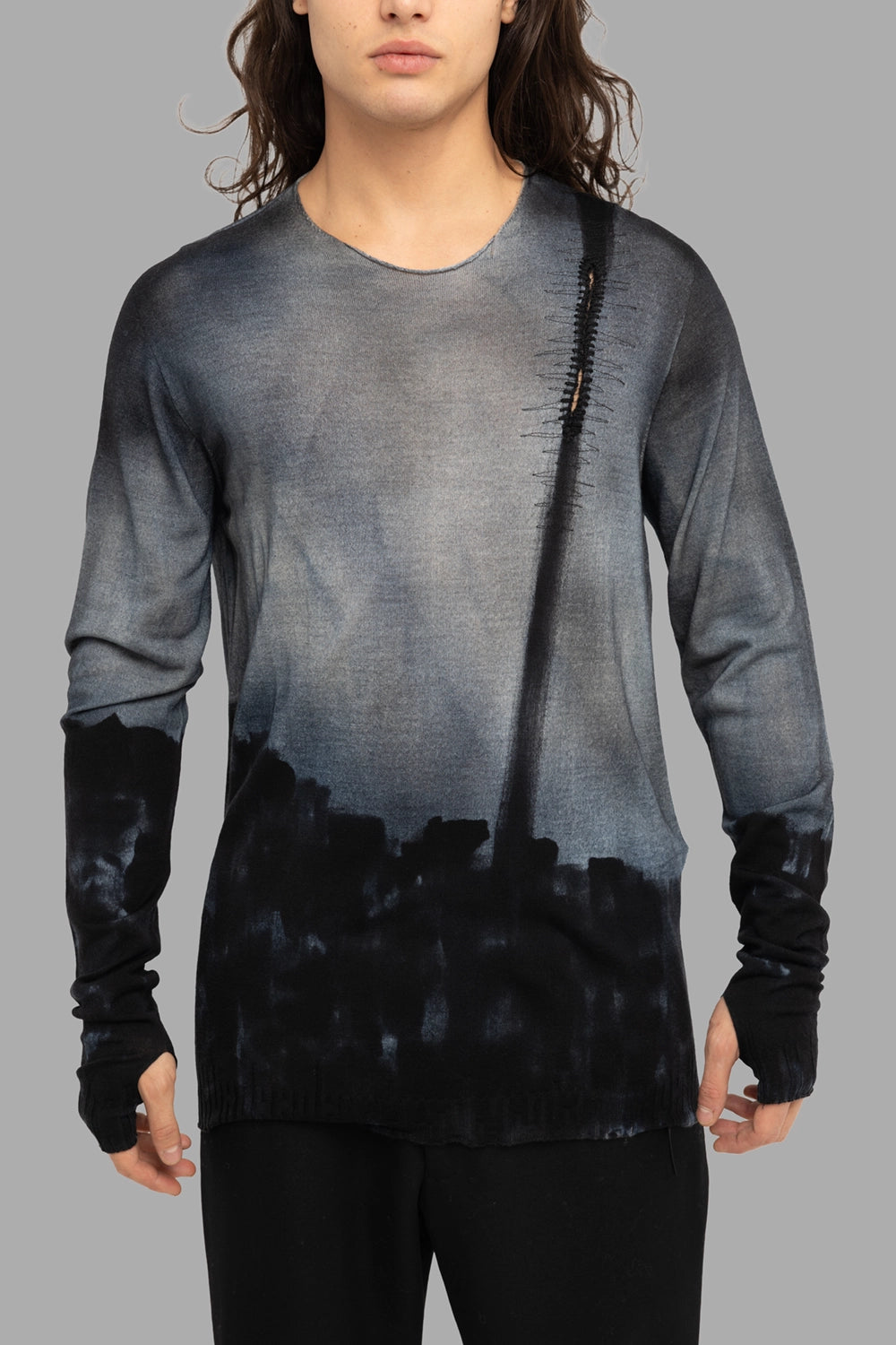 MD75 men’s sweater in Blu Black, front view, spray-dyed gradient with visible repair stitching at chest