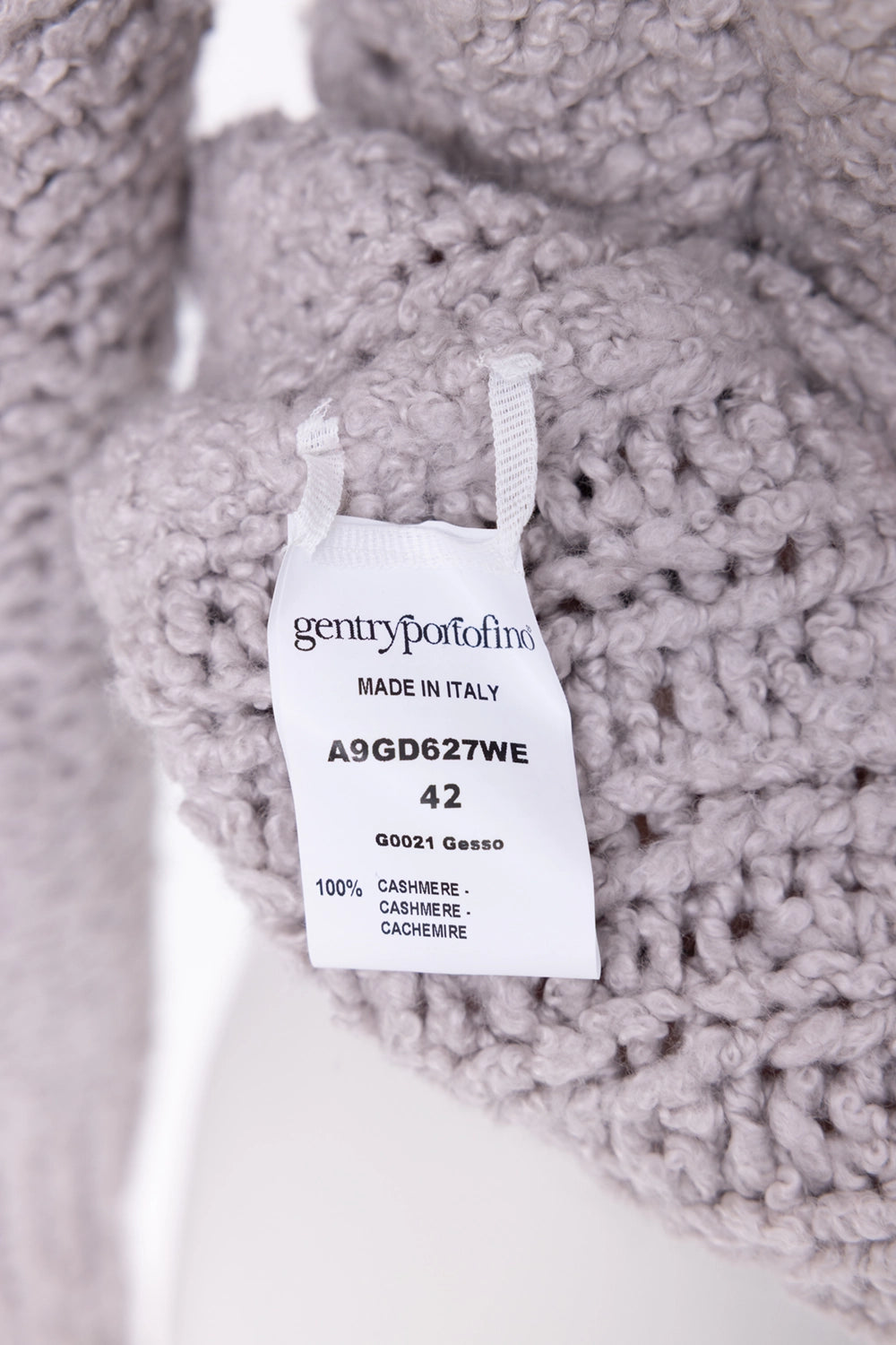 Pre-owned Gentry Portofino sweater in gesso, interior tag close-up, shows size 42 and 100% cashmere.