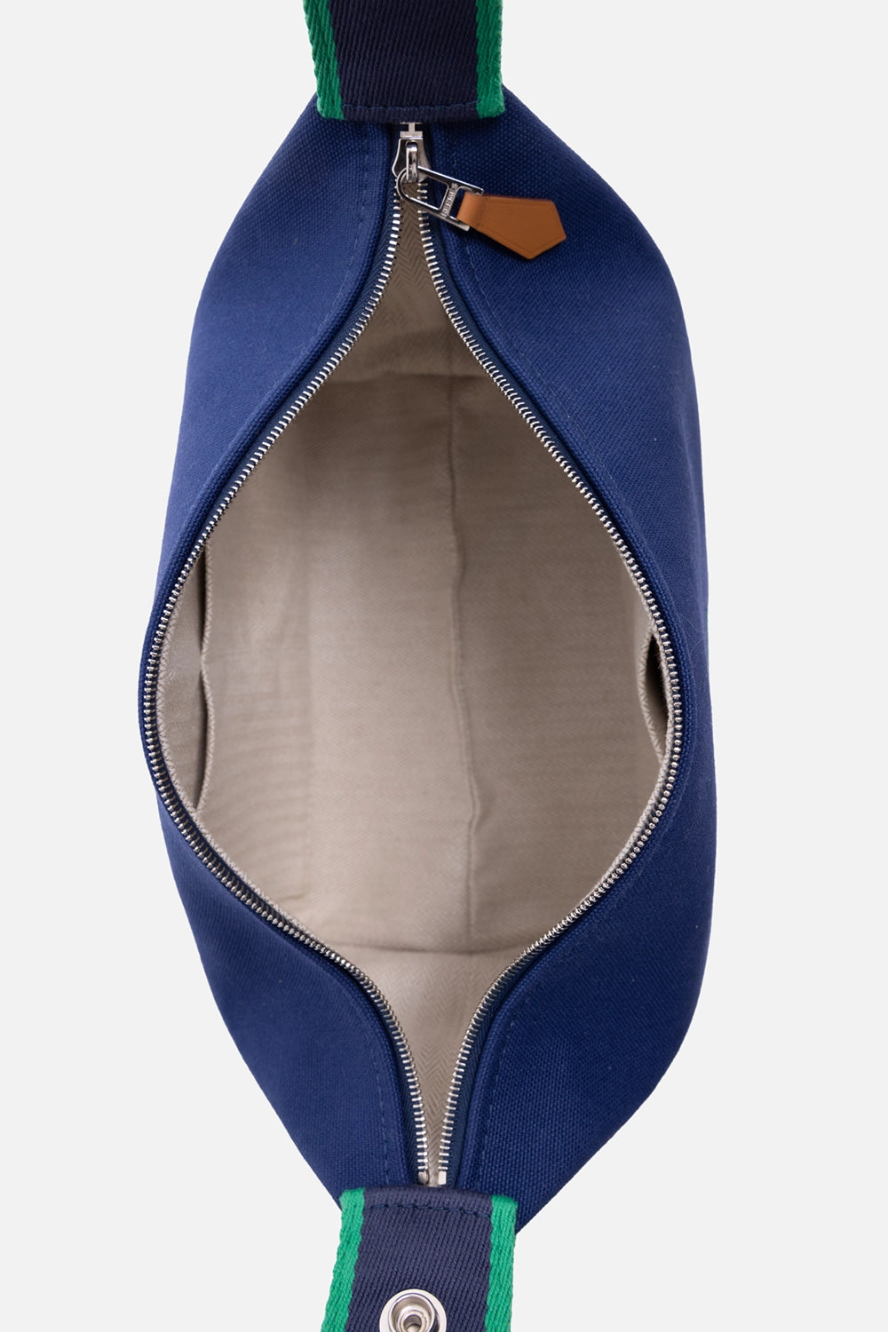 Pre-owned Hermès toiletry case in marine blue, zipper detail, beige herringbone lining and tan leather pull