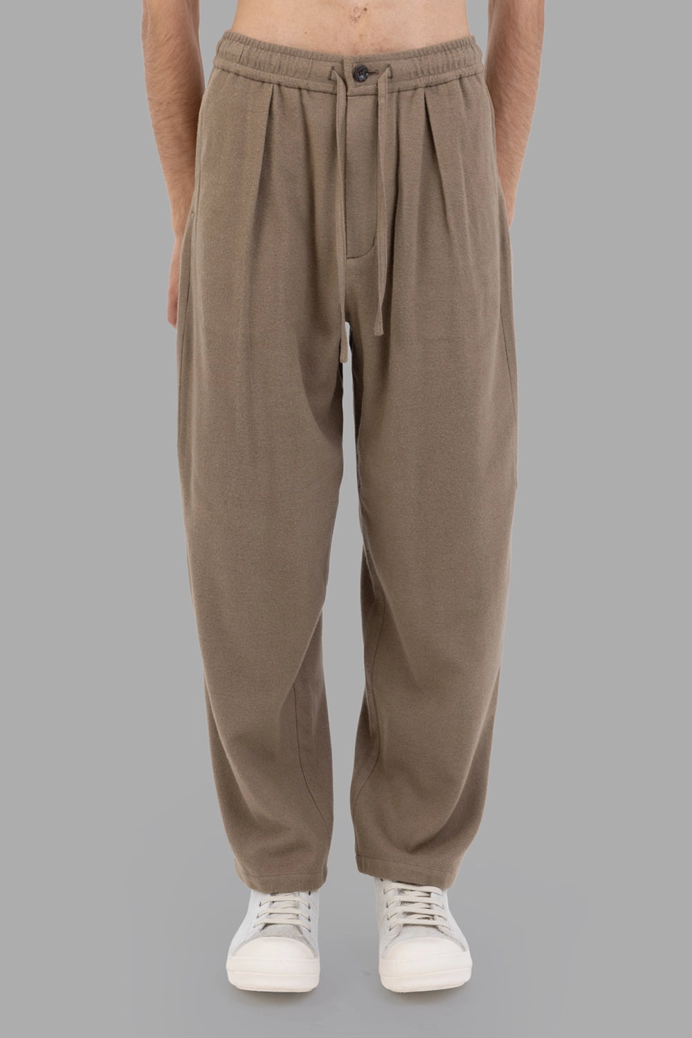 ATTACHMENT trousers in camel, front view, pleats and drawstring waistband with button